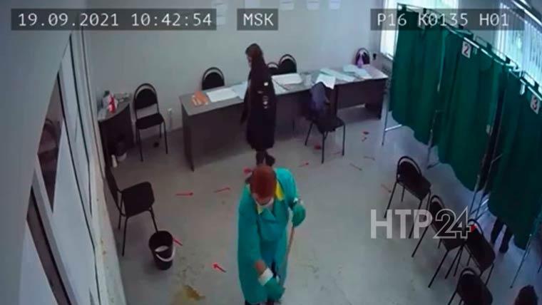 В Татарстане под камерой видеонаблюдения избиратель залил кофе таблицу визуального подсчета