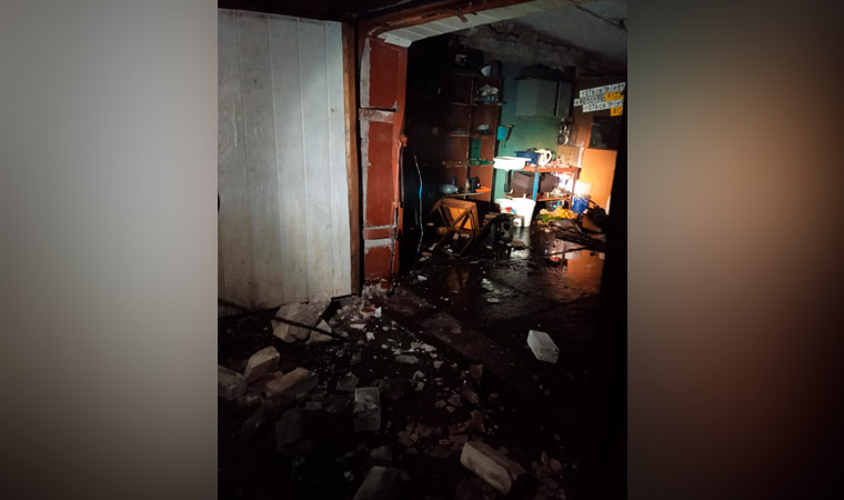 В Альметьевске из-за взрыва газового баллона обрушилась часть гаража с людьми внутри