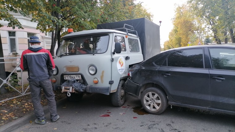 В Татарстане столкнулись четыре иномарки из-за водителя, которому стало плохо за рулем