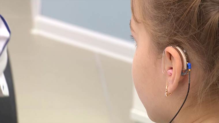 Нижнекамцы могут помочь маленькой девочке услышать мир вокруг нее