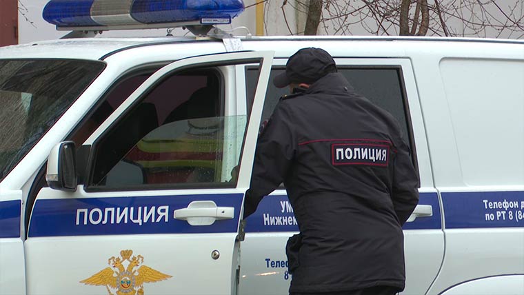 Житель Татарстана вонзил нож в бок женщине и сообщил об этом в полицию