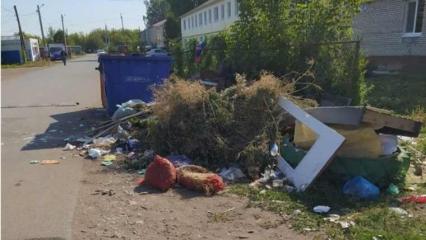 Жители Нижнекамского района все лето живут рядом со свалкой