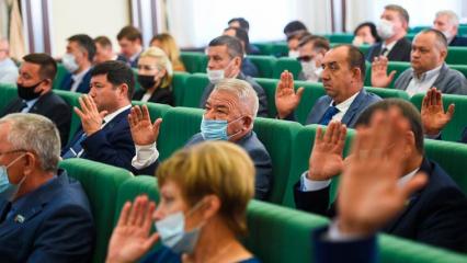 Еще 11 человек стали почётными гражданами Нижнекамска