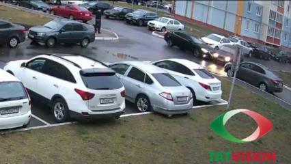 Автолюбители Нижнекамска забыли о «помехе справа» - видео - НТР 24