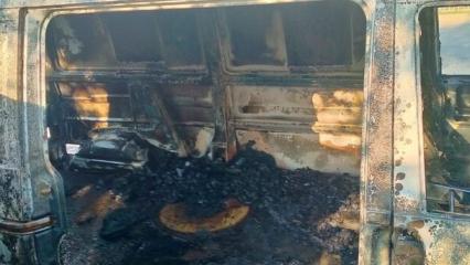 На одной из улиц в Набережных Челнах сгорел автобус