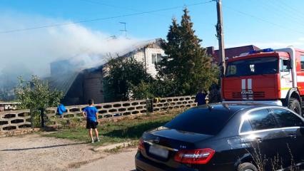 В Татарстане при пожаре в частном доме погибли отец и сын