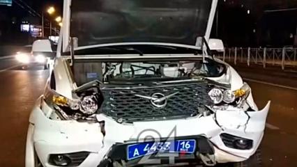 В Казани при столкновении полицейской машины с легковым автомобилем пострадали люди