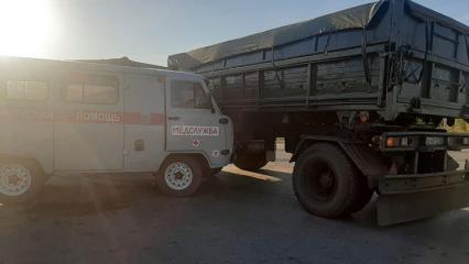 В Башкирии 9 человек пострадали после ДТП со  «скорой» и «КамАЗом»