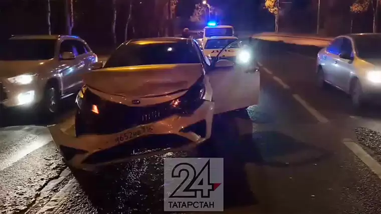 В Татарстане пьяный мужчина спровоцировал массовую аварию на чужом авто
