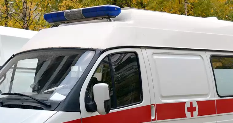 В Татарстане молодой водитель на отечественной машине врезался в столб и перевернулся