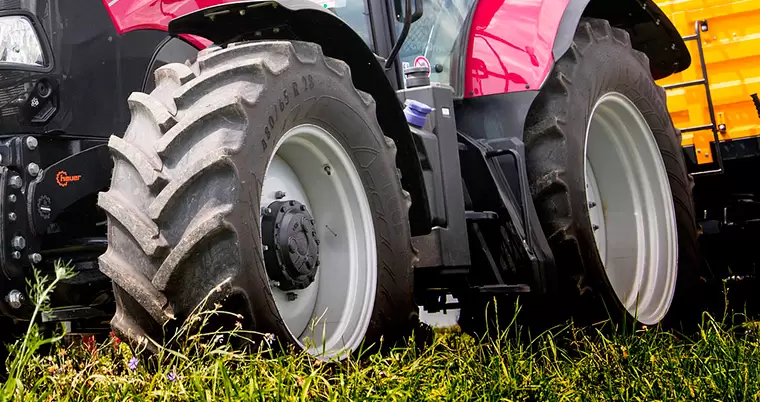 Татарстанец за рулём трактора задавил 53-летнюю работницу фермы