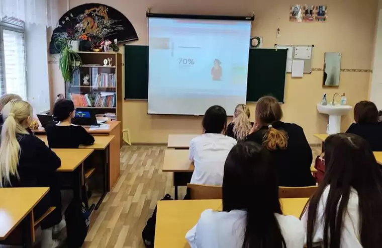 Старшеклассникам Татарстана рассказали, как защититься от кибермошенничества