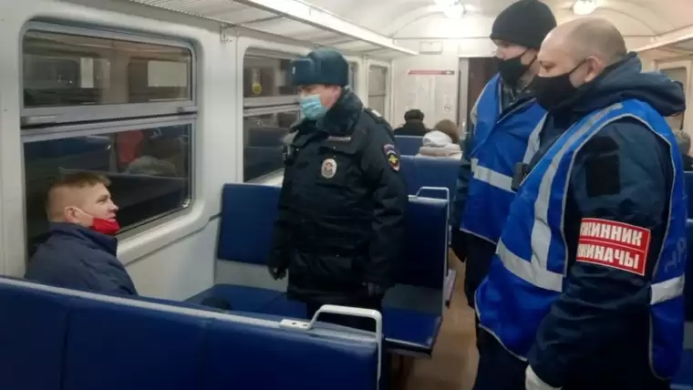 В пригородных поездах Татарстана усилятся проверки ношения масок