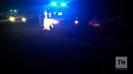 Женщина на иномарке влетела в отбойник на трассе в Татарстане — пострадал ребёнок - НТР 24