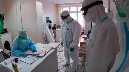 «Достаточно сложная ситуация»: Рамиль Муллин посетил COVID-госпиталь в Нижнекамске - НТР 24