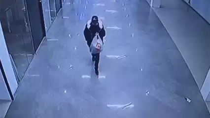 В Нижнекамске разыскивается вор, укравший товар в одном из самых крупных ТЦ Татарстана - НТР 24