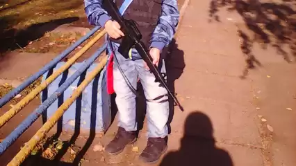 «Обычная мальчишеская игра»: в исполкоме Нижнекамска оценили поступок школьника с муляжом автомата - НТР 24