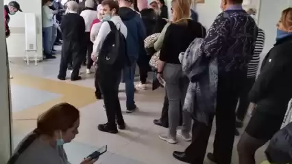 В поликлиниках Нижнекамска выстроились гигантские очереди за прививкой от COVID-19 - НТР 24