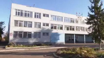 «Почему мы сразу думаем о том, что ребенок принял на себя сторону зла?»: психолог прокомментировала инцидент с нижнекамским школьником в противогазе - НТР 24