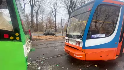 В Нижнекамске столкнулись два трамвая