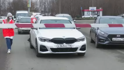 Нижнекамским водителям напомнили о правилах проезда по опасному участку дороги - НТР 24