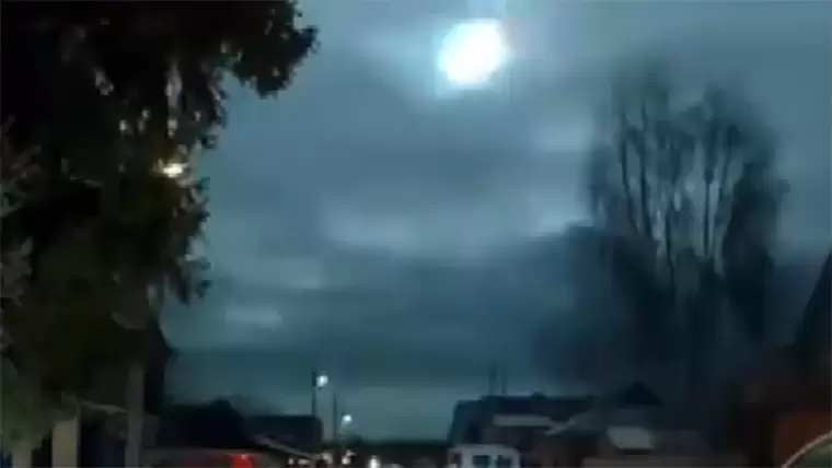 Жители Татарстана увидели падающий метеор, осветивший всё небо