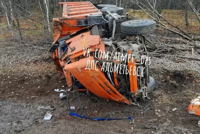 В Татарстане погиб водитель самосвала, который вылетел в кювет