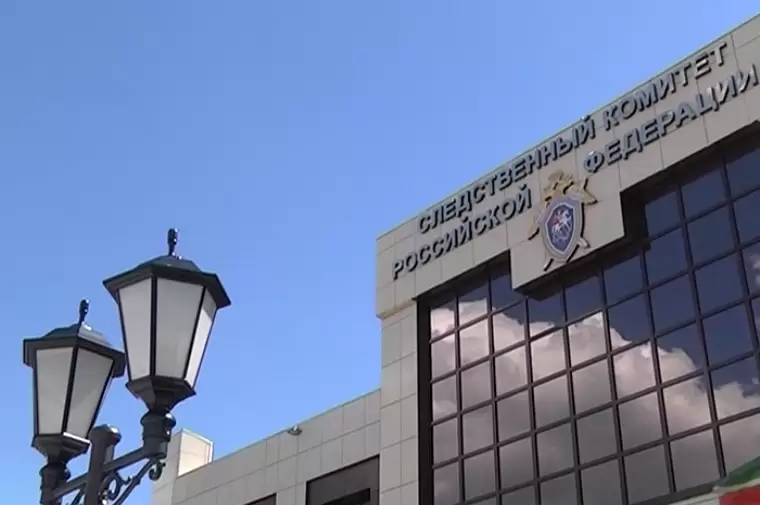 В Нижнекамске на ул. Бызова при падении из окна женщина разбилась насмерть