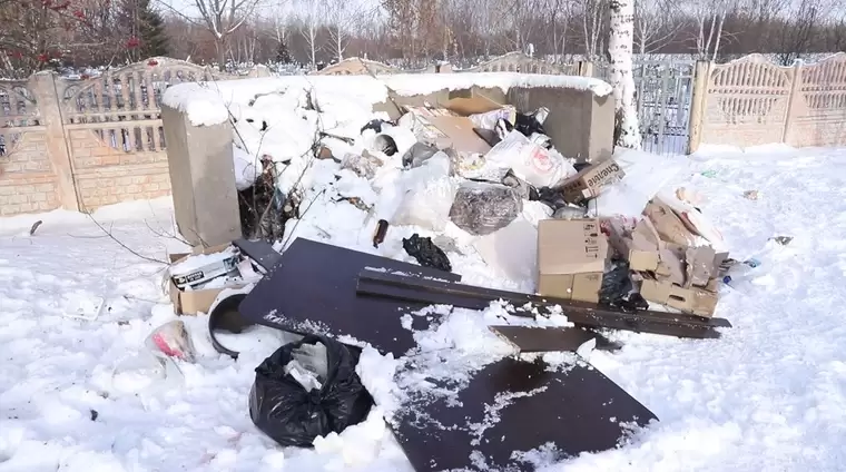Рядом с кладбищем под Нижнекамском, где образовалась свалка, не будут устанавливать мусорные контейнеры