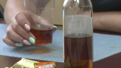 В Татарстане 12 молодых парней и девушек отравились суррогатным алкоголем на вечеринке - НТР 24