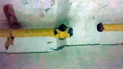 «Что у нас в доме творится?»: нижнекамец показал на видео обрезанную газовую трубу у многоэтажки - НТР 24