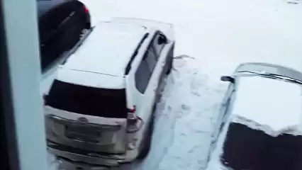 «Мы тоже хотим жить и дышать»: жительница Нижнекамска «воюет» с автолюбителями - НТР 24