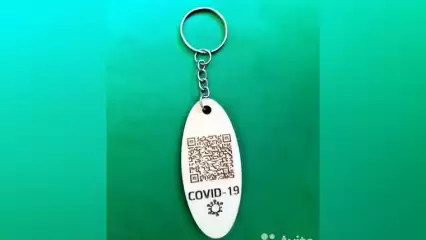 В Нижнекамске начали изготавливать брелоки с QR-кодами о вакцинации - НТР 24