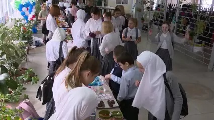 Ученики нижнекамской гимназии устроили благотворительную ярмарку - НТР 24