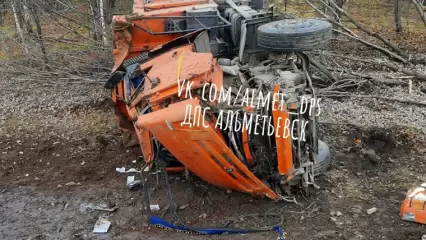 В Татарстане погиб водитель самосвала, который вылетел в кювет - НТР 24