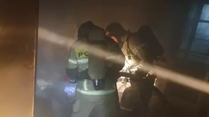 В челнинской квартире пожарные обнаружили тлеющий диван и задохнувшегося мужчину - НТР 24