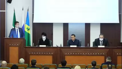 «Почему город грязный?»: Муллин отчитал коммунальные службы за плохую уборку снега - НТР 24