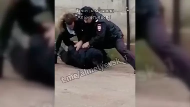 Жесткое задержание мужчины в Татарстане попало на видео
