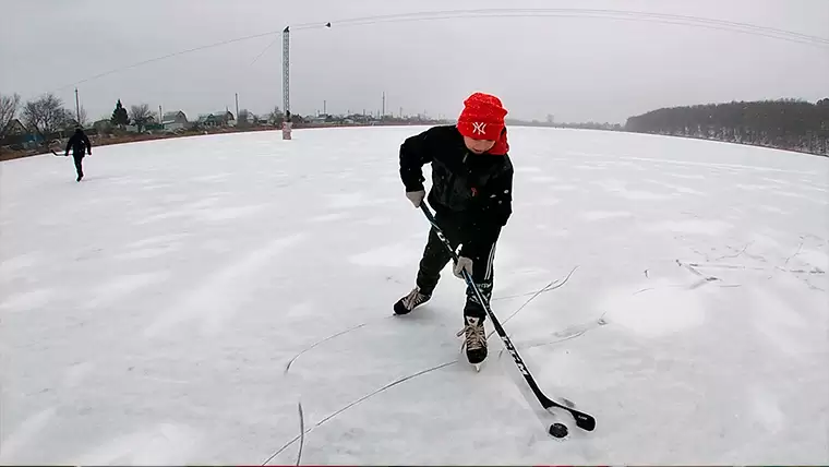 Нижнекамцы открыли сезон катания на коньках на озере Каракуль