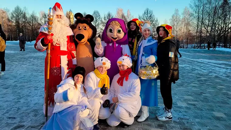 В Нижнекамске фестиваль Дедов Морозов подарил горожанам предновогоднее настроение