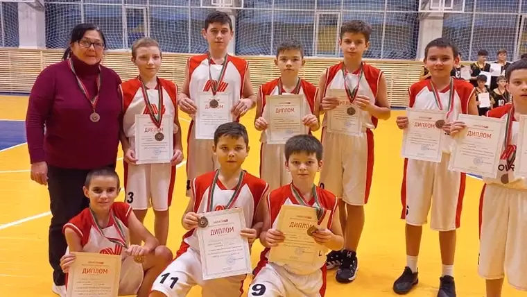 В Нижнекамске прошло первенство Татарстана по баскетболу среди юношей