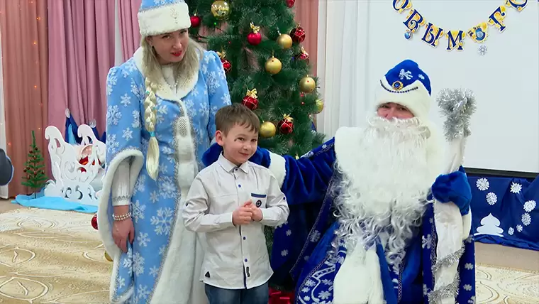 Дед Мороз со Снегурочкой подарили нижнекамским детям с ОВЗ праздник