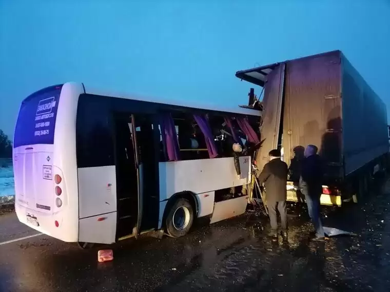 Прокуратура нашла нарушения у перевозчика, чей автобус попал в ДТП под Елабугой