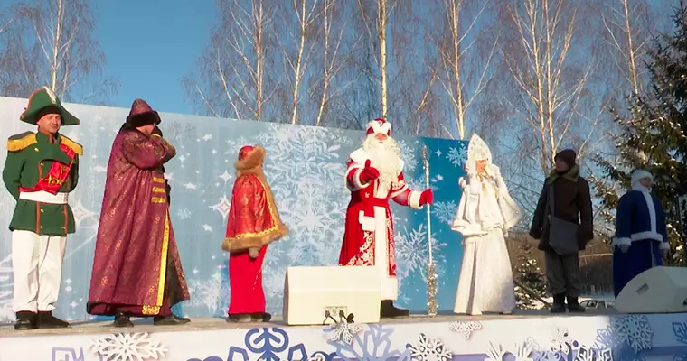 В Нижнекамске на открытом воздухе прошла традиционная ёлка главы