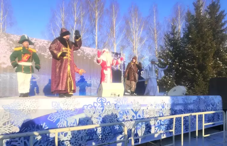 В Нижнекамске на площади Лемаева провели ёлку главы