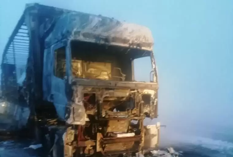 Этим утром на трассе М-7 в Татарстане сгорела фура