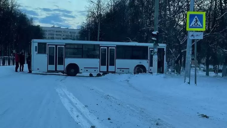 В Нижнекамске произошло ДТП с участием автобуса