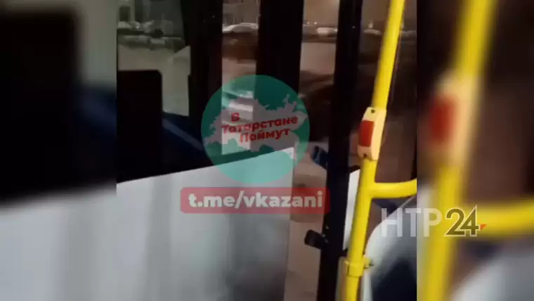Казанцы показали автобус, у которого во время поездки не закрываются двери