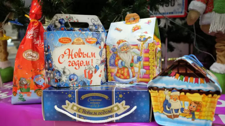 В Татарстане открылась горячая линия по вопросам качества новогодних подарков