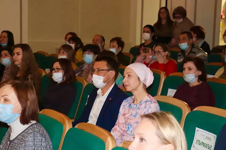 Рамиль Муллин поделился впечатлениями от премьеры татарской постановки Достоевского в нижнекамском драмтеатре